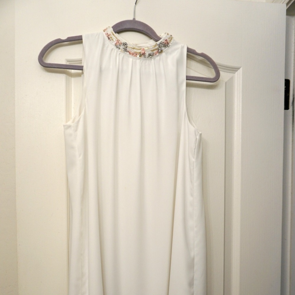 Sleeveless dress w/sequin/rhinestone collar